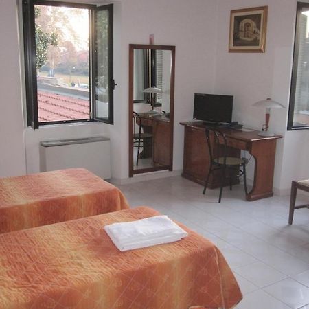 Hotel Vecchio Convento Bareggio Luaran gambar