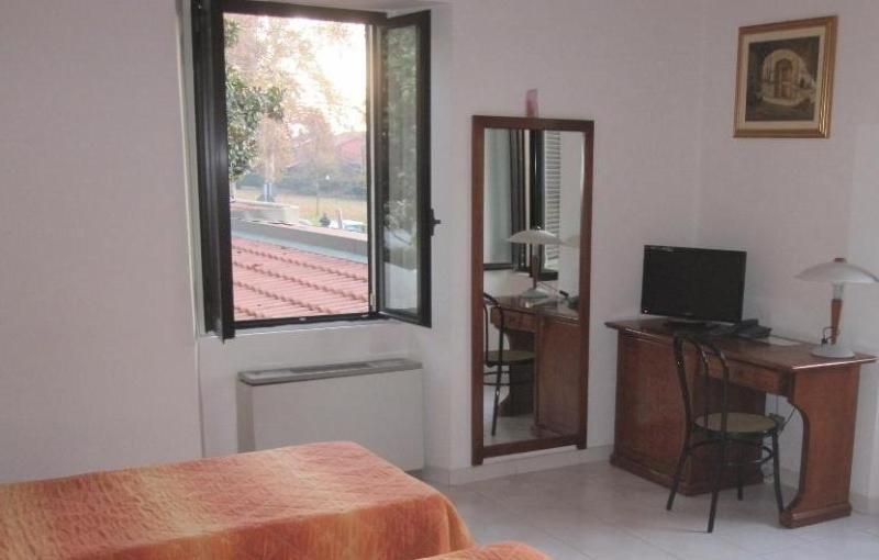 Hotel Vecchio Convento Bareggio Luaran gambar
