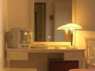Hotel Vecchio Convento Bareggio Luaran gambar